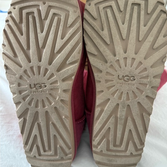 UGG Women's Maroon Boots with Satin Bows - Picture 3 of 3